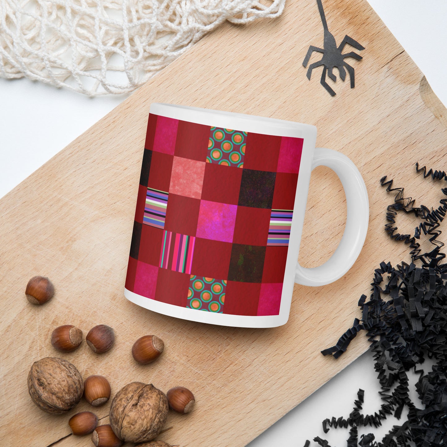 Mug cup (white) / Striped or polka dot grid pattern / Red