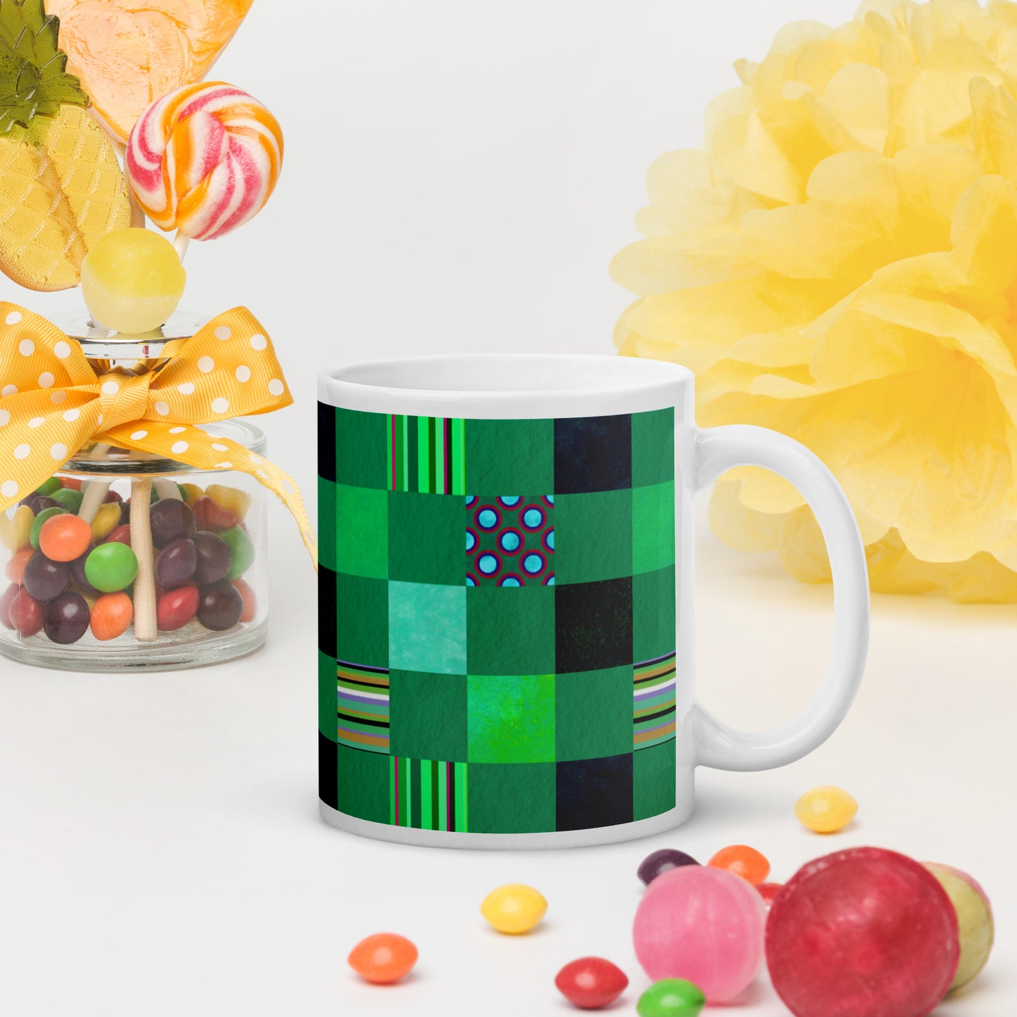 Mug cup (white) / Striped or polka dot grid pattern / Green