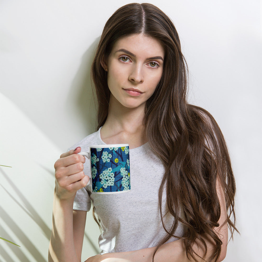 Mug cup (white) / small flowers / blue