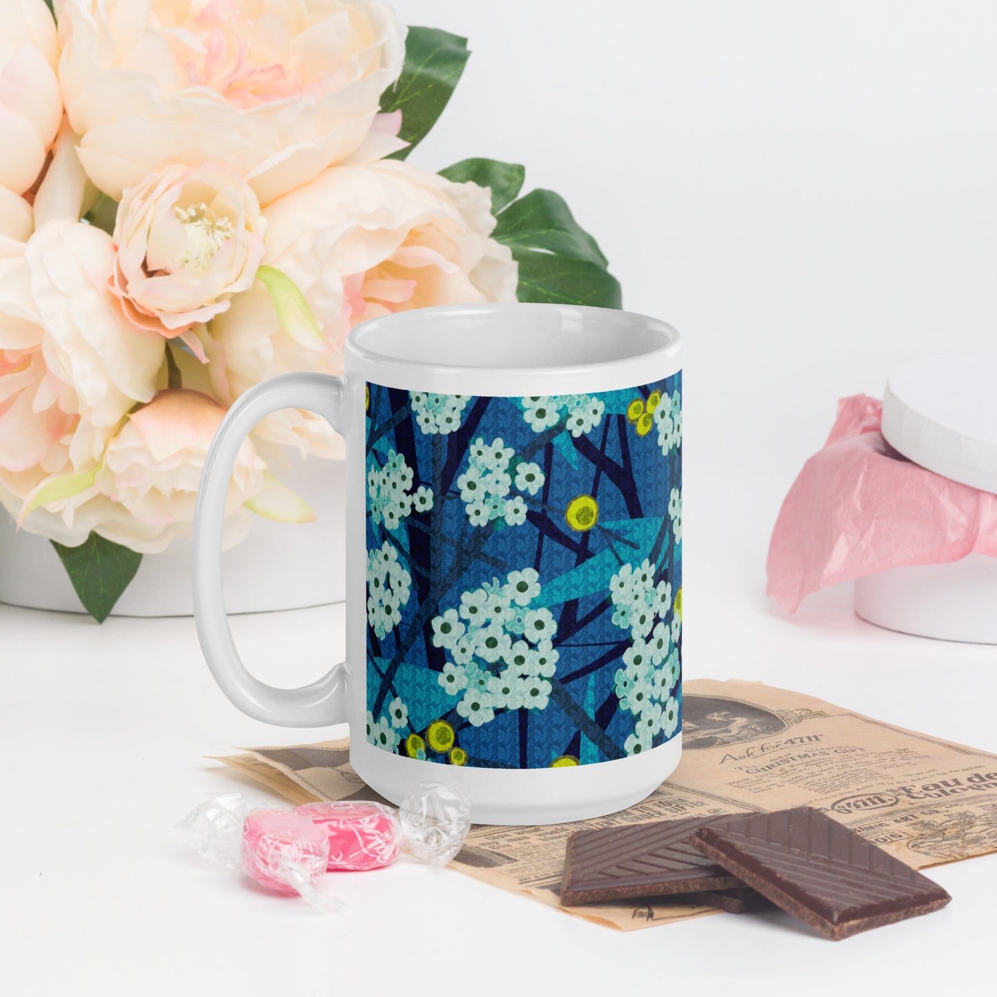 Mug cup (white) / small flowers / blue