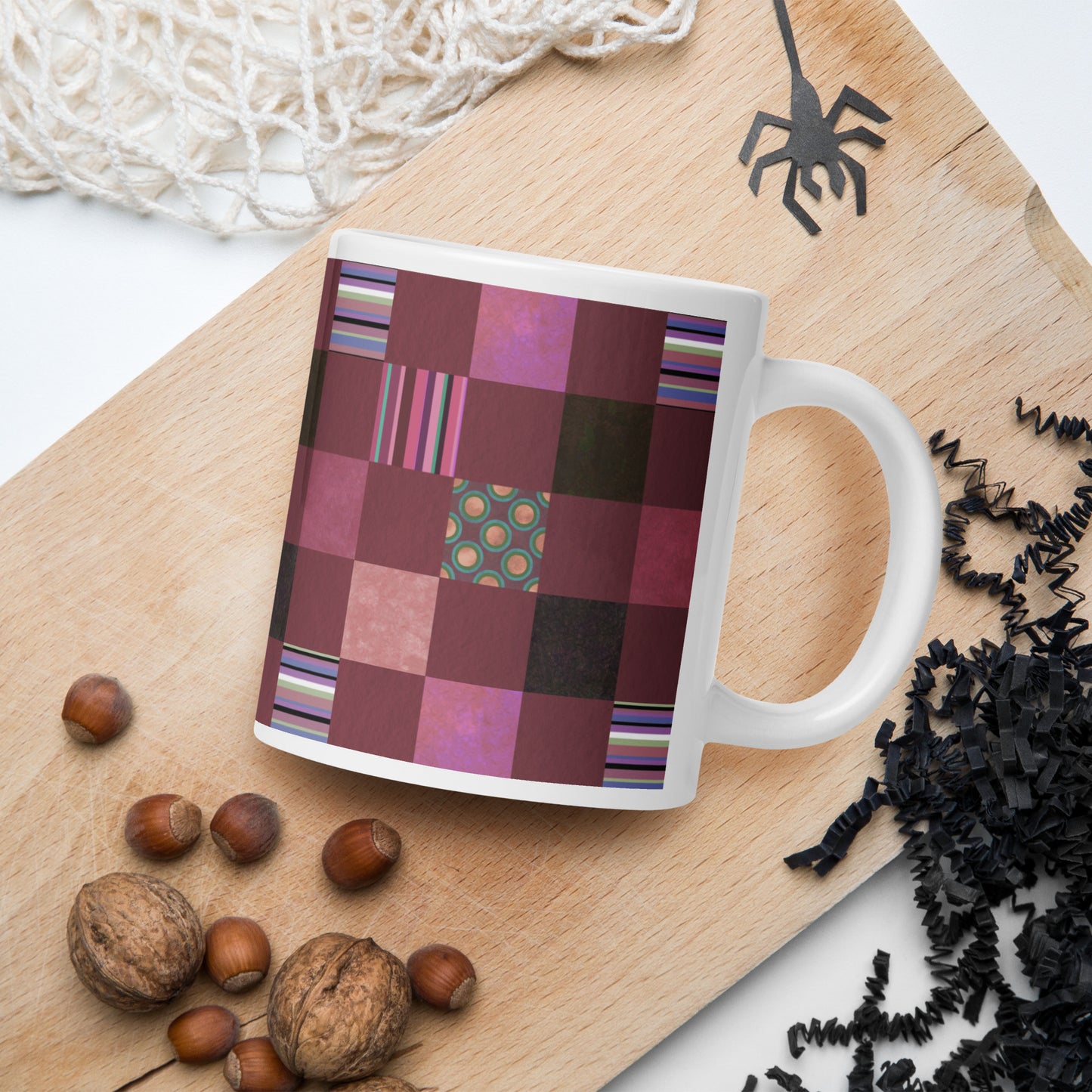 Mug cup (white) / striped or polka dot checker pattern / reddish-brown