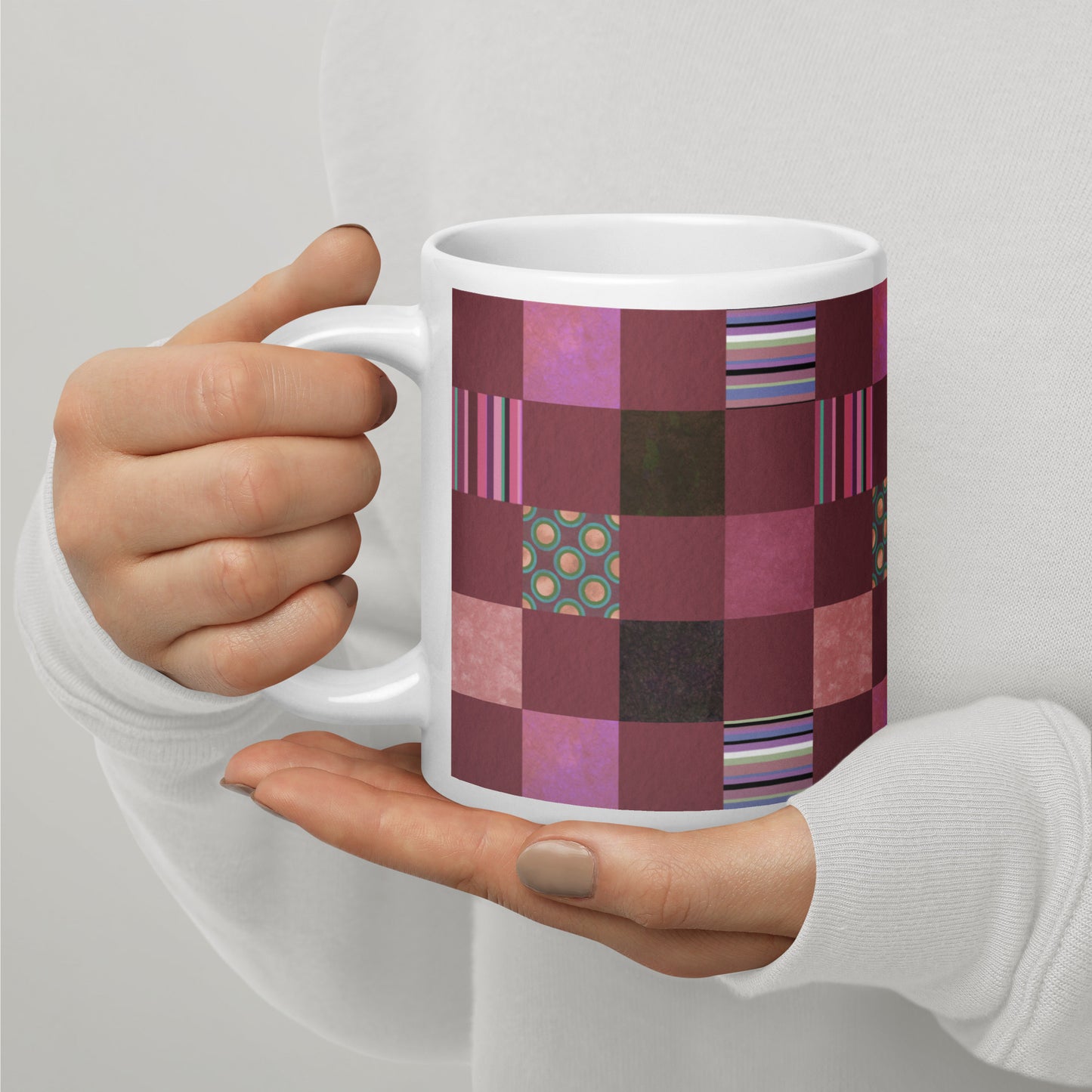 Mug cup (white) / striped or polka dot checker pattern / reddish-brown