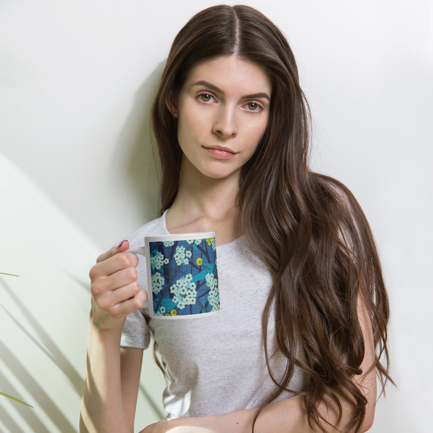 Mug cup (white) / small flowers / blue